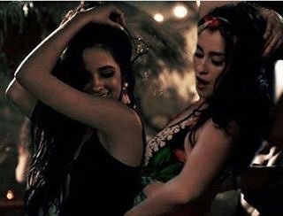 CamrenFetus_'s tweet photo. MEU CAMREN SEMPRE APARECENDO NOS CLIPES https://t.co/Uq6qYja5QA