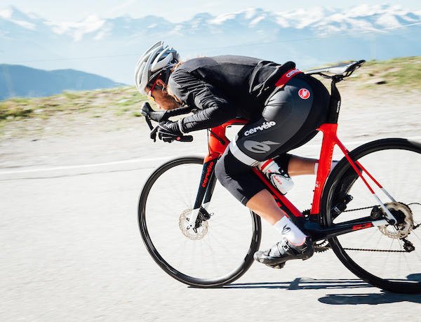 cervelo's tweet photo. Significant performance gains free from the design constraints of rim brakes. In a word, faster.
#S3Disc
https://t.co/kSudeFVe5l https://t.co/bCgEIErrvS