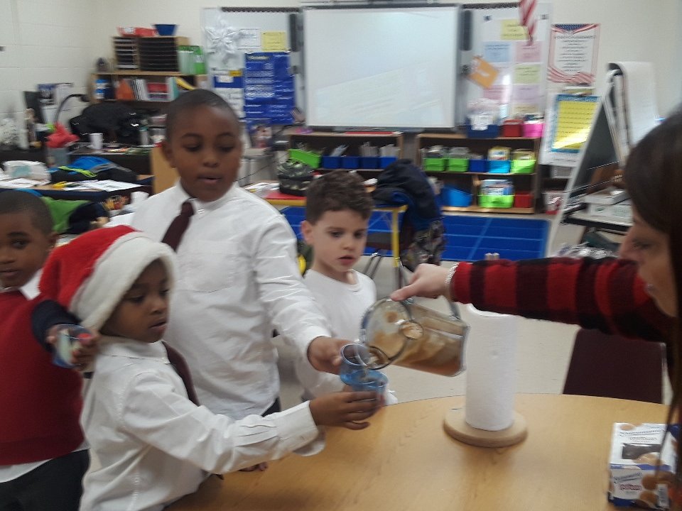 IonaPrepLower's tweet photo. One of the highlights of 1st grade is making our own Apple cider! https://t.co/w4cWR6evCk