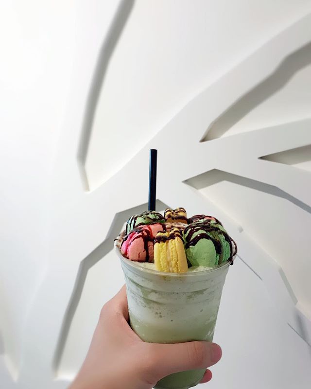 AustinHeights's tweet photo. #Coquitlam is a hot spot for great coffee shops, including #AustinHeight's own Coffee + Vanilla! Whether you're looking for a regular cup, or their amazing Matcha #Macaron Latte, our local favourite has the #coffee or #dessert for you. https://t.co/1BribtjlqT https://t.co/J4dQGiMXDR