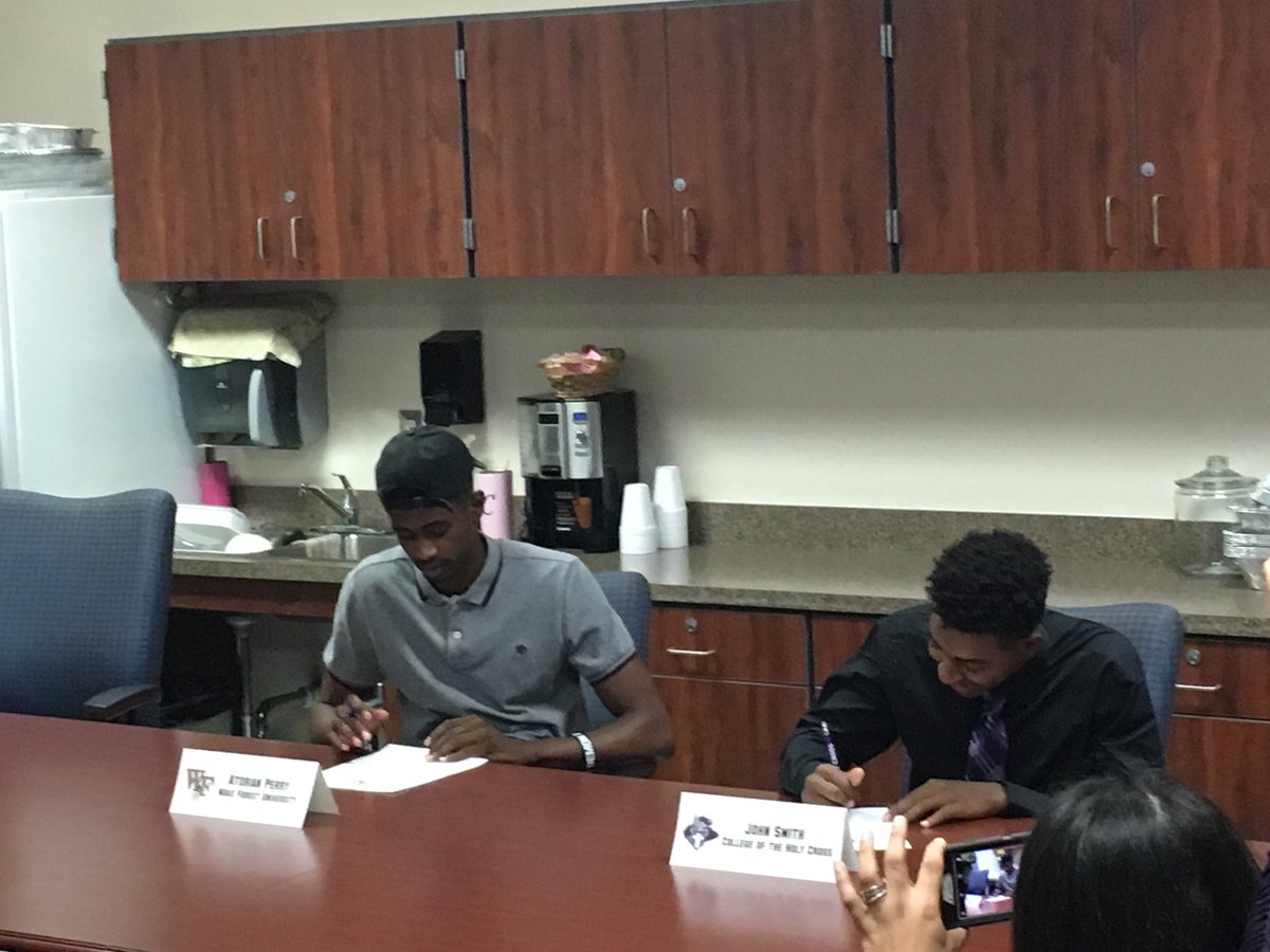 <a href="/atorian_perry/">9</a> &amp; @fresh_smith3 you’ve shined on the football field, in the classroom &amp; in the community for the past 4yrs <a href="/SportsPV/">PV Sports</a> We’re so proud of you!!! #EarlySigningPeriod