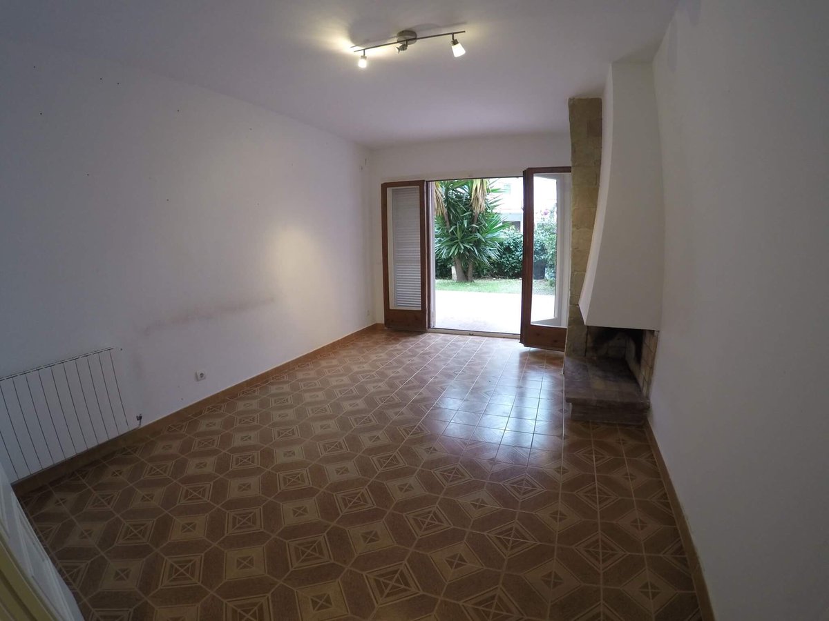 keystarsitges's tweet photo. En alquiler, 1,200,00€/mes. Piso bajos en alquiler de larga duración, ubicado en zona de playa. #keystar #sitges #alquiler #pisoenalquiler #flatforrent #seaside #flat #barcelona #catalunya #realestate #immobiliaria #inmobiliaria #realtor https://t.co/V4CVcki58P
