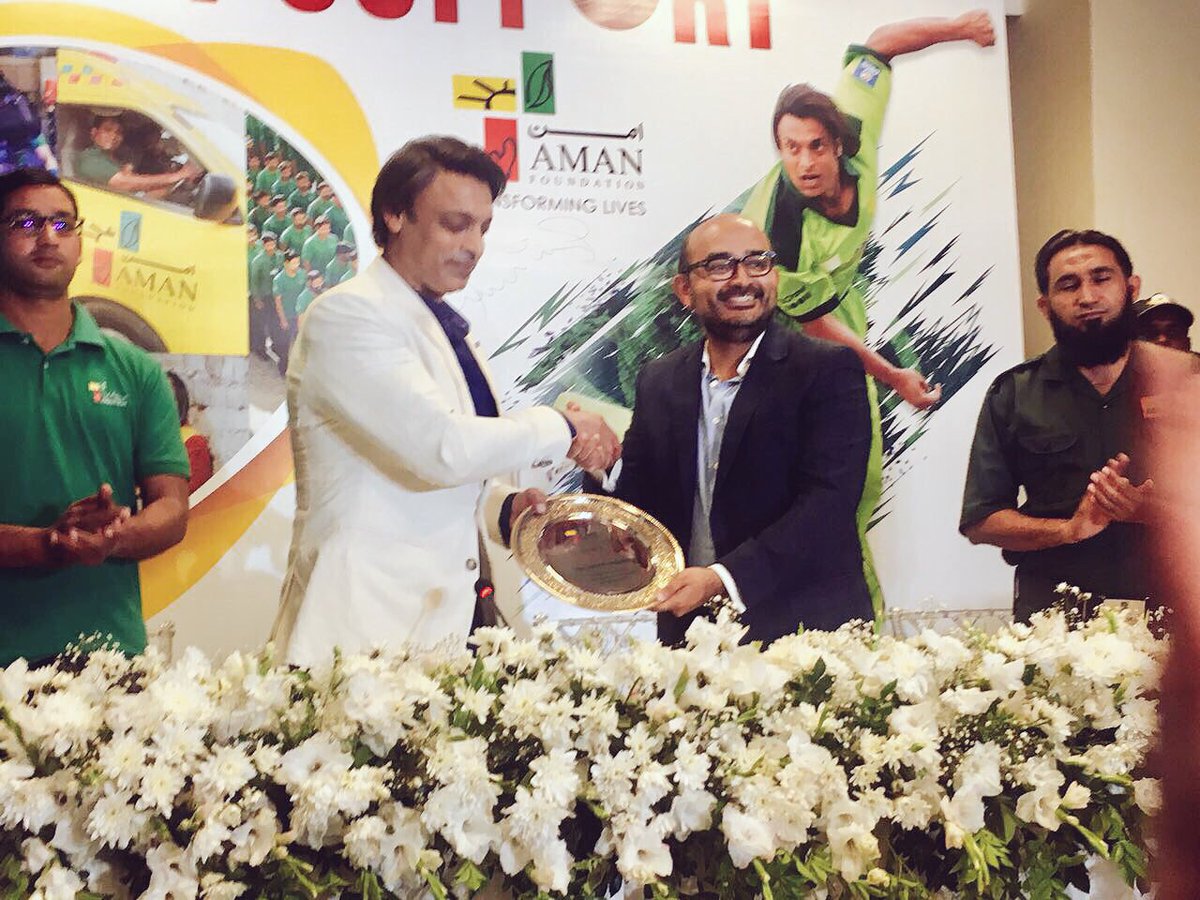 AhmadJalal_1's tweet photo. @shoaib100mph @Aman_Foundation Tussi Great son of #Pakistan for taking up the cause of #youth employment and #Hunar #ShabiKiArmy #AmanExpress #AmanTech #MeraHunarMeriPehchan https://t.co/AitLA9SBtc