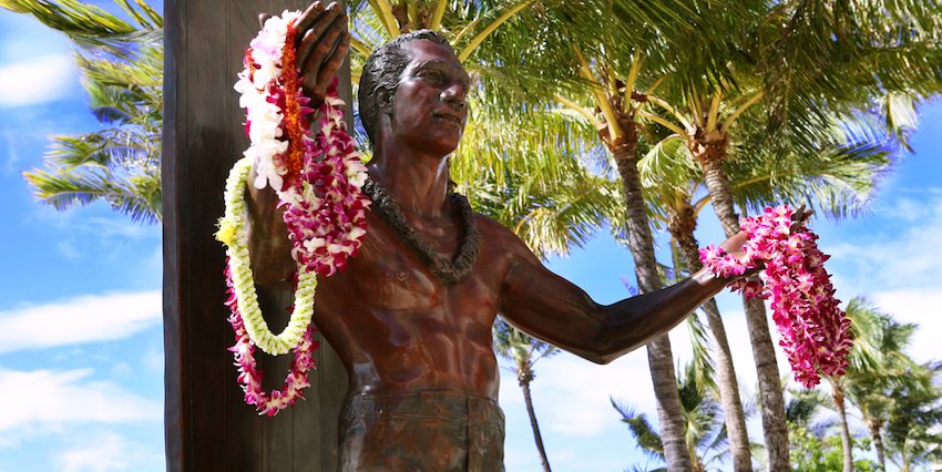 atlantishawaii's tweet photo. #Legendary. #Duke Kahanamoku, Hawaii's ambassador. https://t.co/Z53fOiOkn6 #AtlantisHawaii #surf #surflegend #olympic #swimmer #surfinglegend #legend #hawaii #aloha #waikiki https://t.co/J7kuiPf6NU