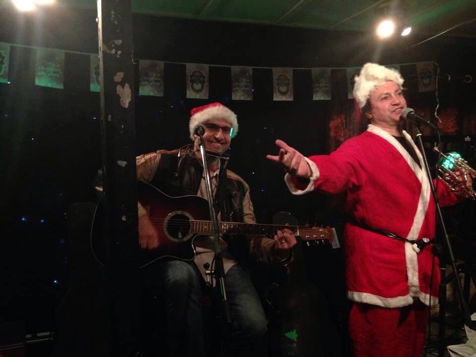 Tomorrow night #TUDO #OpenMic #InTheBarn <a href="/crosskeysinnpub/">Cross Keys Inn Pub</a> bringing #Christmas cheer with <a href="/DetoursMusic/">Detours</a> new band Hoi Polloi plus solo artists! Don’t miss it! #livemusic #saddleworth #uppermill