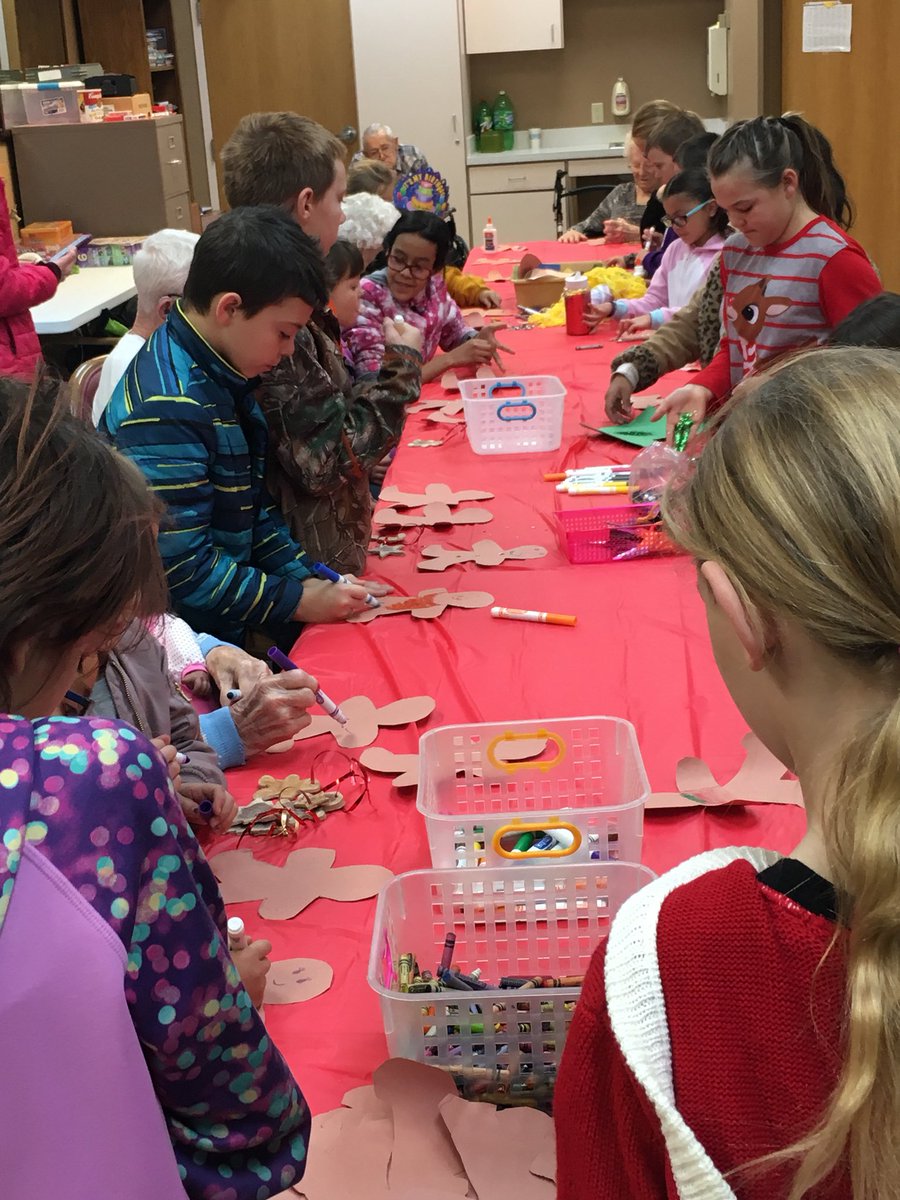 meganrose11's tweet photo. Our service project group gave back to the community today by singing, giving ornaments and making crafts with the long term care residents. https://t.co/rRJTSU9QdL