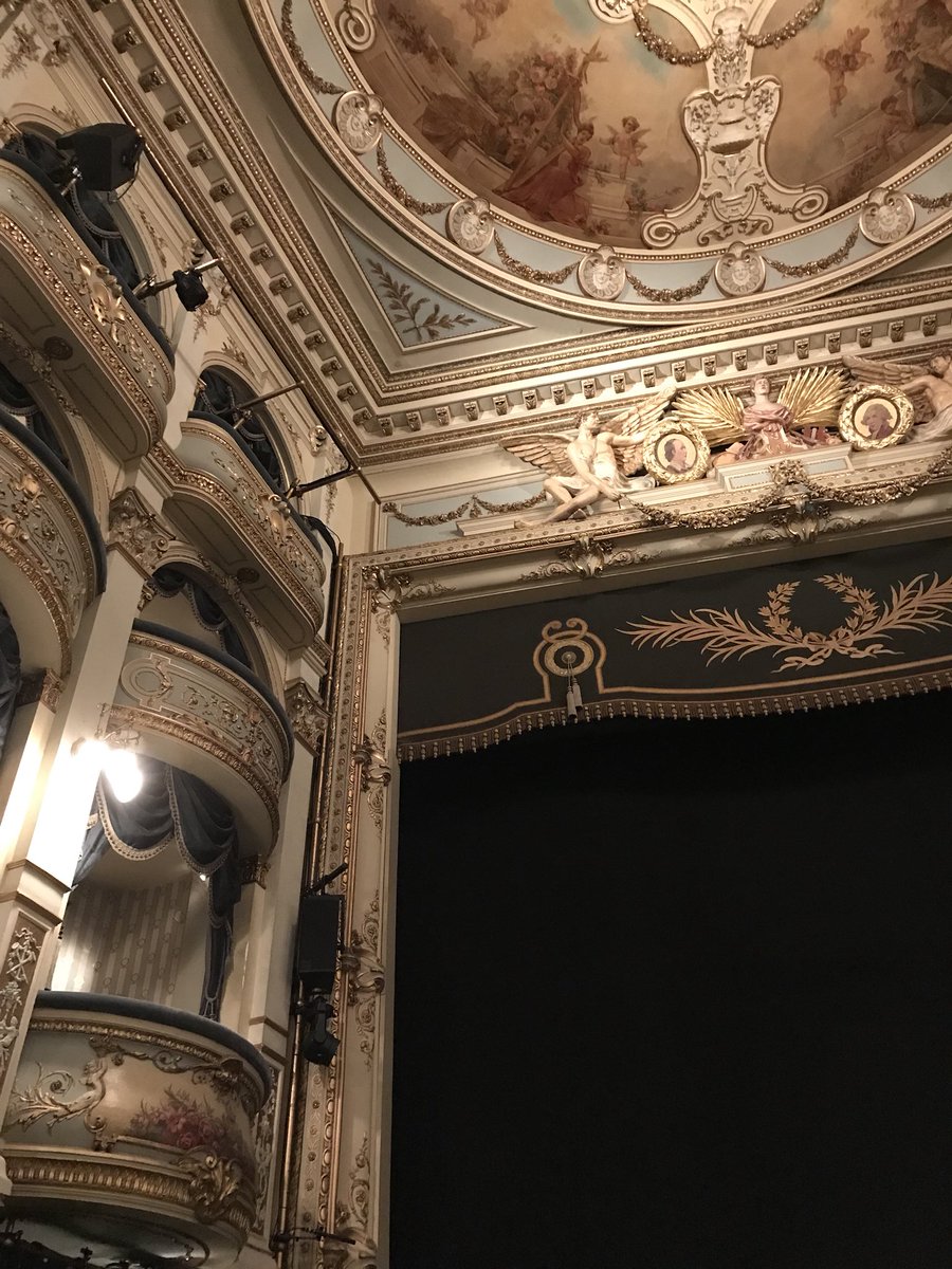 _RebeccaVaughan's tweet image. In one of my favourite London Theatres. #bliss #Wyndhams #HappyActor #ActorsLife