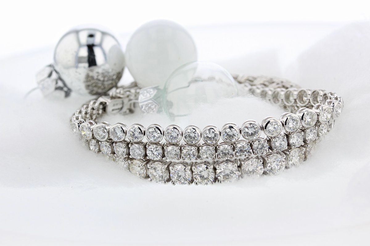 HattonJewels's tweet image. Tis&apos; the season to #sparkle! Which of these #diamond line bracelets would you wear or would you prefer all three? #stackablestyle #christmas #tistheseasontosparkle #beautiful