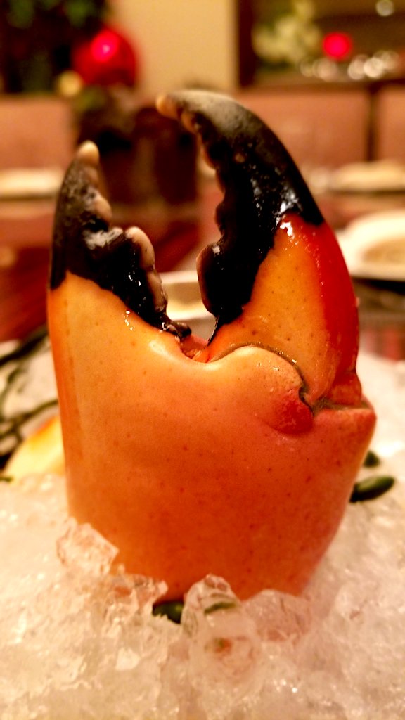 Santa Claws is coming to town...limited stone crabs at BLT Steak New York this week! #bltsteak #nyc #stonecrabs #eeeeeats #christmas