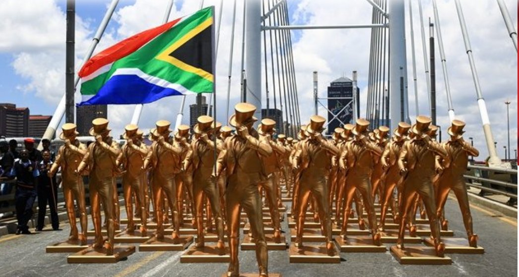 forbesafrica's tweet photo. @johnniewalker_ calls on South Africans to pledge and #strideforgood https://t.co/UizwfPLmDa https://t.co/MOS8RpTjXe