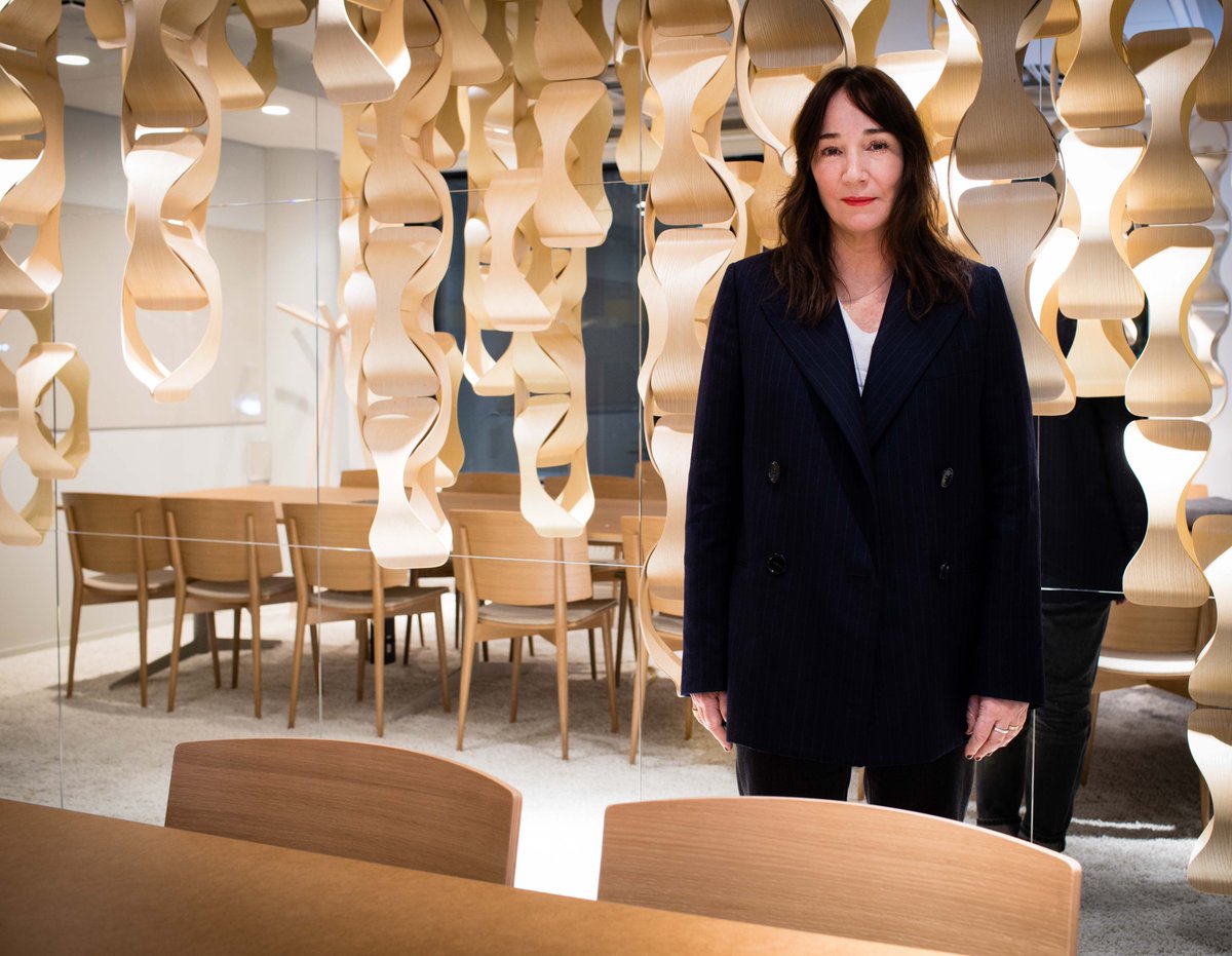 CodesignSwe's tweet image. Fantastiska inredningar kräver fantastiska samarbeten, vi är jättestolta över vårat samarbete med Monica Förster. I det här projektet åt en privat kund har Monica jobbat med formpressat trä som ger en skulptural kedjeeffekt. #codesignswe #monicaforster