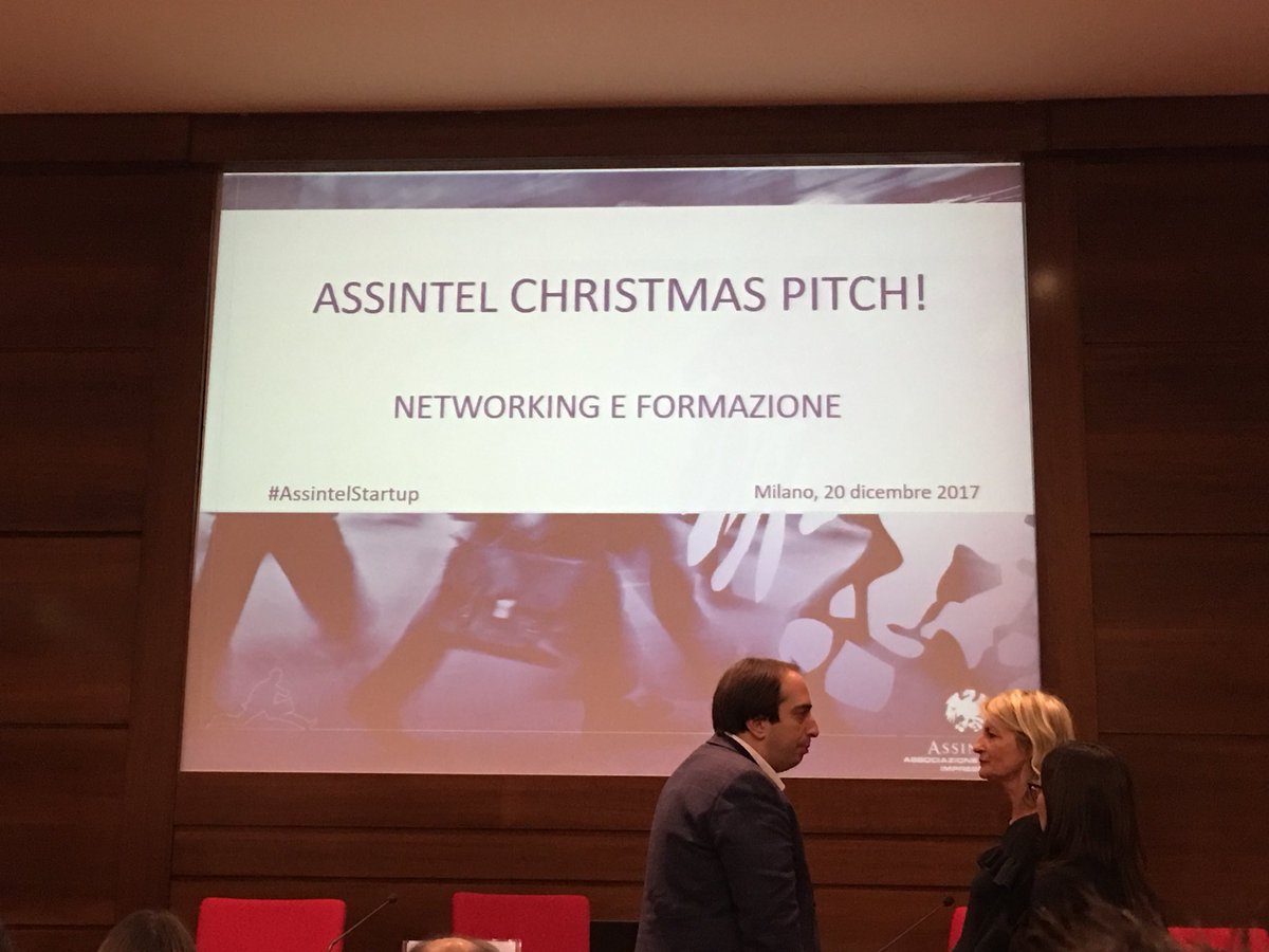 fran_ciiii's tweet photo. Christmas Pitch 🎄at #Confcommercio #Milano #AssintelStartup https://t.co/YYoG8oVD69