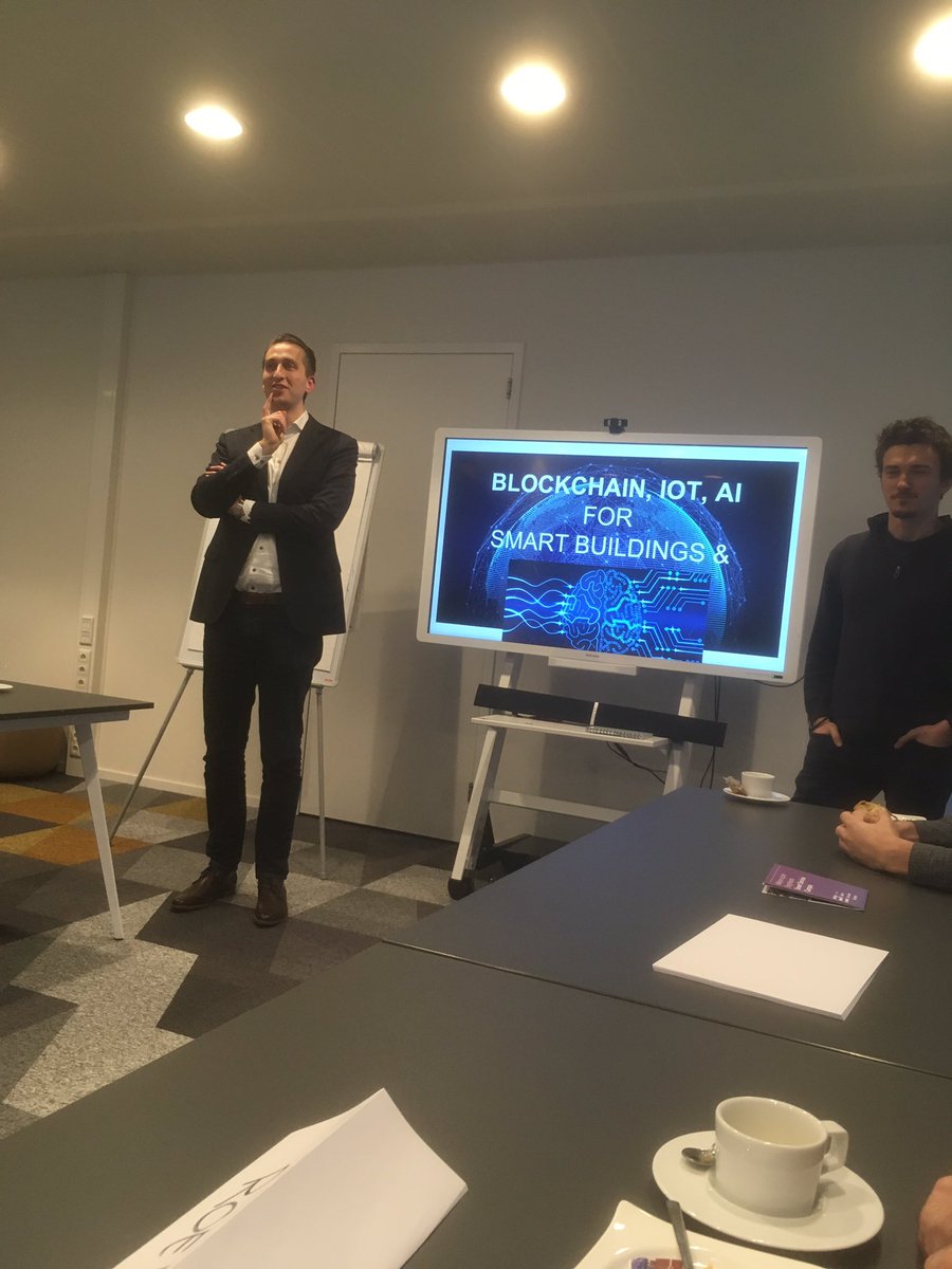 Bijeenkomst 'Blockchain &amp; vastgoed' met <a href="/MauriceMommertz/">Maurice Mommertz</a> namens <a href="/wonenlimburg/">Wonen Limburg</a>. Welke mogelijkheden biedt dit?