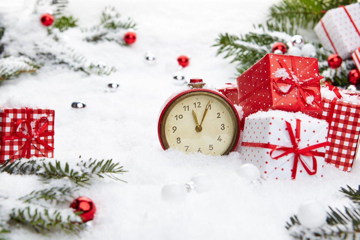 Kenmure Country Club will be closed on Sun, Dec. 24th &amp; Mon, Dec. 25th in observance of the Christmas holidays. We will reopen for normal business hours on Tues, Dec. 26th. From our family to yours, may you have a merry &amp; bright holiday season! #hvl #countryclub #golf #dining