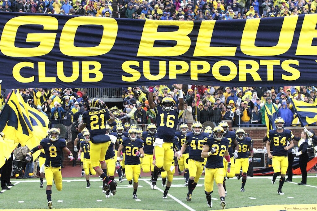 aeneas_dicosmo's tweet photo. Thrilled to receive a scholarship offer from the University of Michigan〽️〽️! #GoBlue #Wolverines https://t.co/Fi912Oi9NX