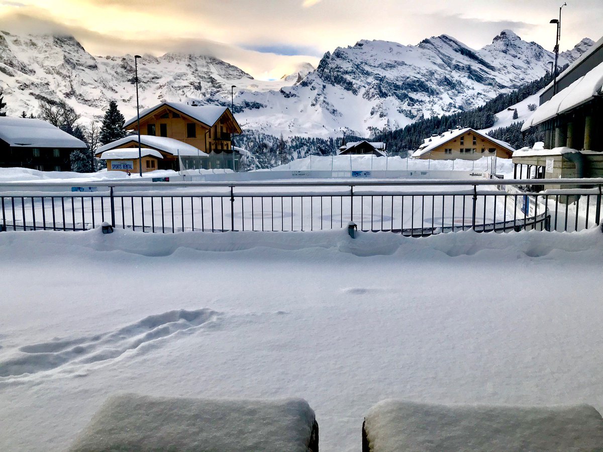 Good morning, Mürren.
The first rays of sunshine in the sky and soon we will have them in the village.
That looks beautiful! What do you think?
#morningsun #morningmood #murren #jungfrauregion #myswitzerland #switzerland #swissmountains #swissalps #berneroberland #murrenlover