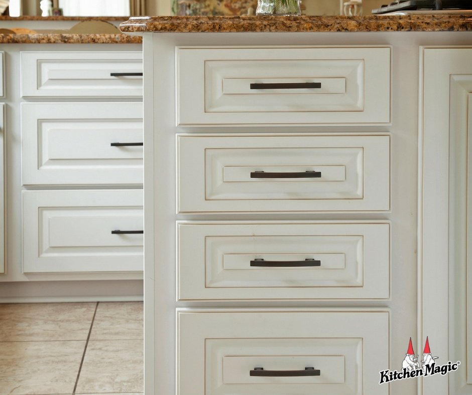 KitchenMagic's tweet photo. The #6 Top Kitchen Tip is.. Convert #Cabinets to #Drawers!

Check out our latest blog about how drawers are the ideal #storage invention: https://t.co/80LhHKESoh 

We'll be tweeting a #KitchenTip each day, leading up to the #1 Kitchen Tip of 2017 on Christmas! 🎅

#kitchendrawers https://t.co/maWo6o8uhV