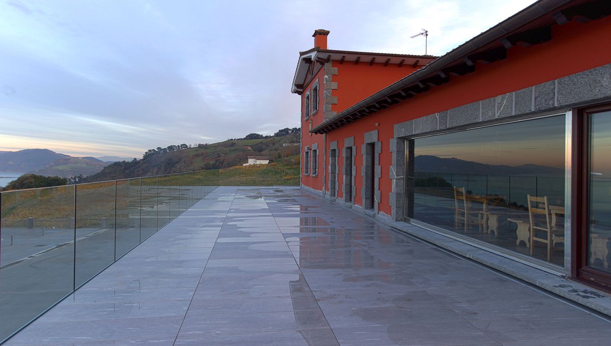 Q-railing España tweet media