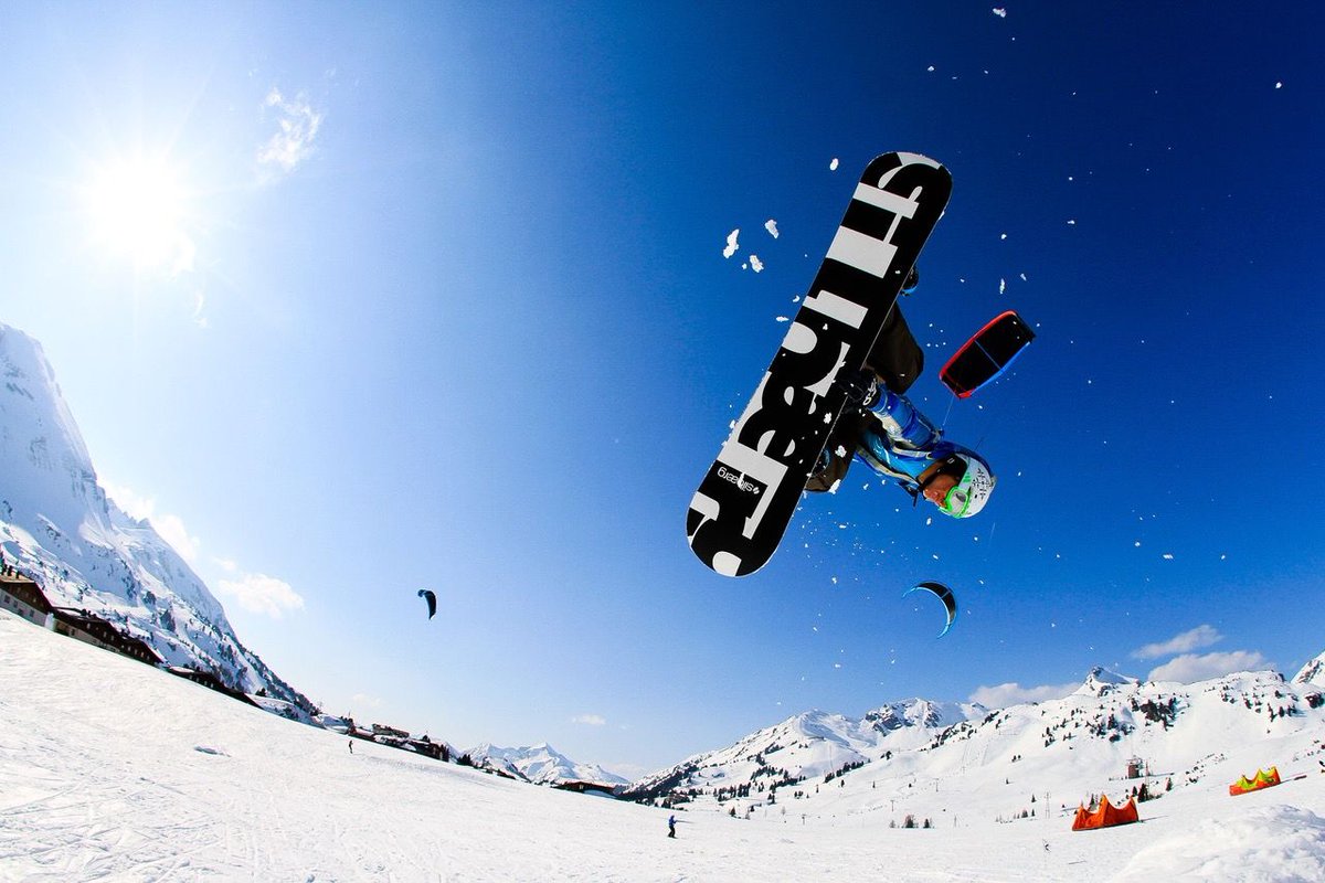 Salzburgerland's tweet photo. Wanna know how to learn snowkiting? Have a look here: https://t.co/Ww60omHpXg! 💪🏻 😉#salzburgerland #snowkiting #winter #obertauern #snow #austria https://t.co/2YfZsOI7Pk