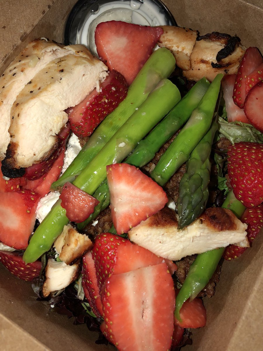 jenwaugh1's tweet photo. Where else can you get such a yummy salad for under 7$?  #❤️💚gerries https://t.co/OYVcQYK3h7