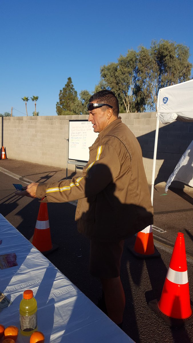 UPSphoenix's tweet photo. Are you distracted? They are.. Drive for your family and theirs. #UPSTEMPE @MPZakely @relmessan https://t.co/t9knowyEJh