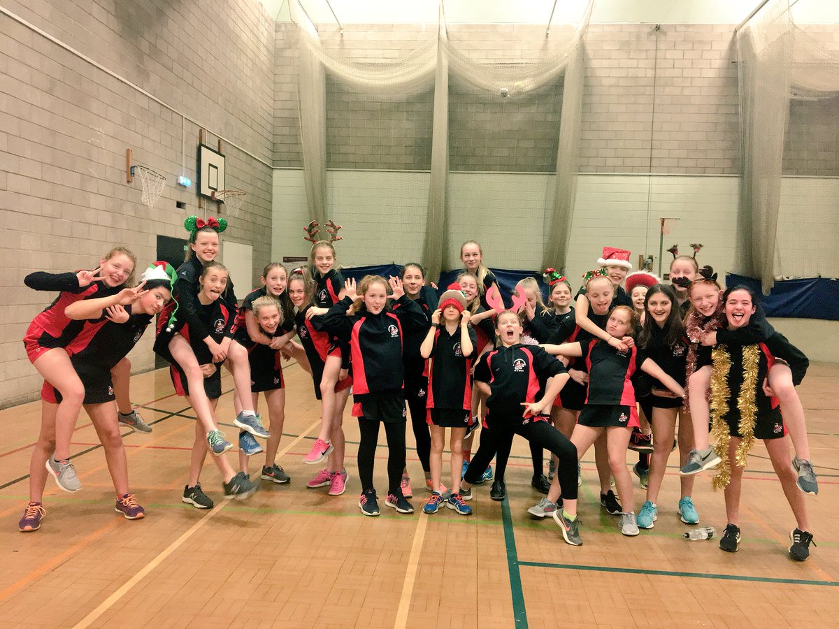 HGSPhysicalEd's tweet photo. Brilliant last Yr 7 & 8 netball session of 2017, and Christmas themed!! Well done to all the girls this year, bring on 2018! #hgssport #hgsnetball https://t.co/tbwBawbBVR