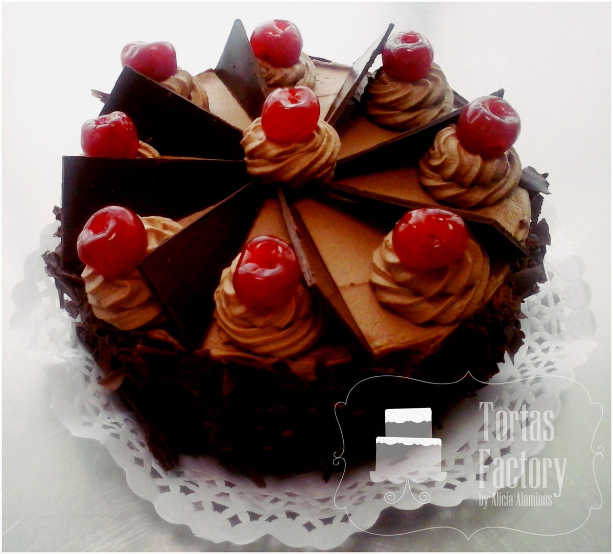 TortasFactoryok's tweet photo. #BuenMiercoles #torta #tortamolinos #cerezas #chocolate #buenosaires @ali.alaminos https://t.co/APpwRYFYXl