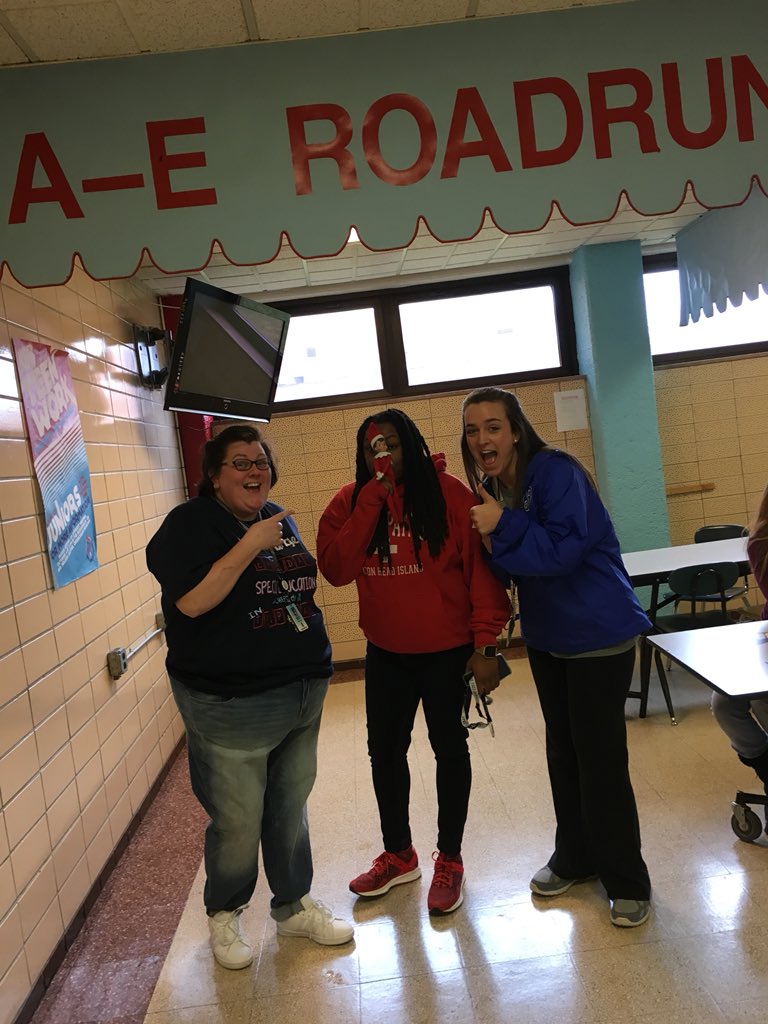 AustinEastHS's tweet photo. The #AEsELFie winners! @MrsStJohn_ @AEQuanafied @MrsKBurkley #BeepBeep https://t.co/fsDhM52sdz