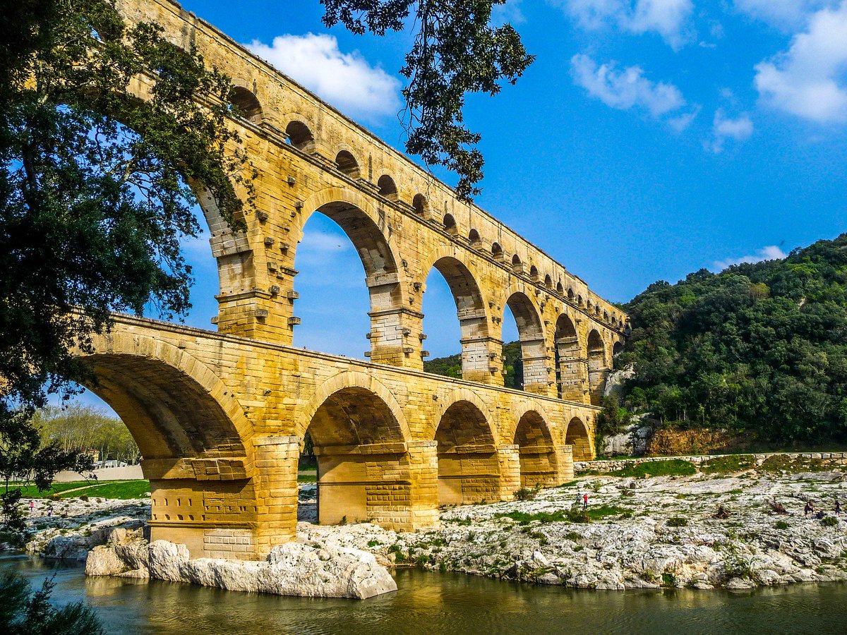 BaileyGroupMN's tweet photo. It is vital for a #leader to have a clear, honed vision. #CEOAdvisor Bill Lundberg describes how the #PontduGard is an excellent example illustrating the importance of an effective leader's #vision 
https://t.co/uWt4r3ALYe https://t.co/ssexZR6VWW