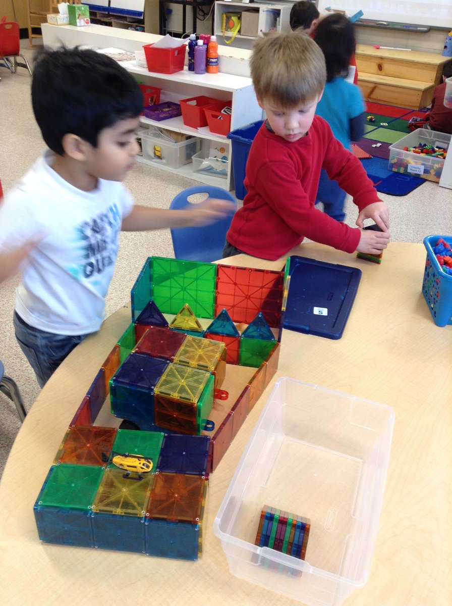 MrsMiller103's tweet photo. While our superheroes eat our friends build and play..... #purposefulplay #engage103 https://t.co/ioxIHMYNYf