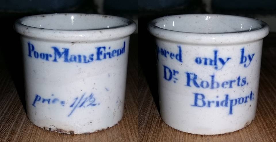 Architectnja's tweet photo. Found below the ground floor in 31 High Street, Droitwich.
Late C18th ointment pot – prepared by Dr Roberts, Bridport. https://t.co/uLG1QmmPTg