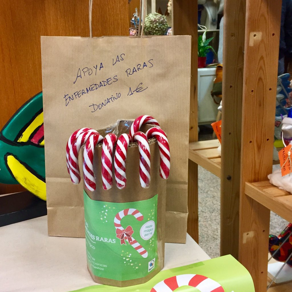 Candies_Closet's tweet photo. Bastones de caramelo en el Mercado Navideño de Distrito Picasso. Su precio es de 1€ y va destinado a apoyar las enfermedades raras 🎄🎅🏼Yo ya tengo el mío 😋 #acoruña #distritopicasso https://t.co/gTXjfii3dz