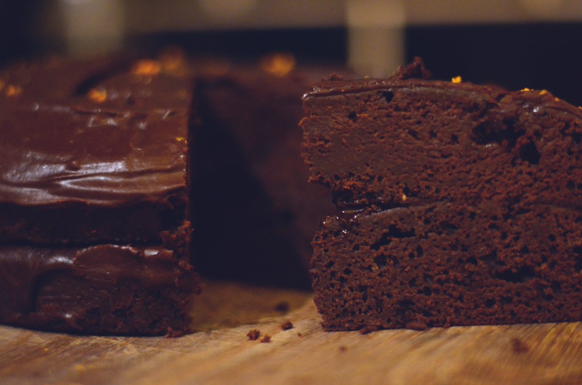 dirtydirtybeans's tweet photo. ZESY CHOCOLATE ORANGE PUD recipe is available on our blog! Why not make it for the family this Christmas? Who doesn't love a chocolate cake! Merry Christmas everybody <3 https://t.co/PznoVgoYje

#vegan #veganbaking #whatveganseat #plantbased https://t.co/0IY5M0hN9A