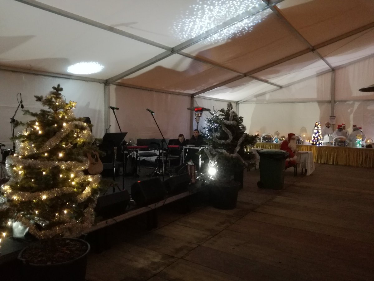 Od godz. 18 pod Ratuszem zapraszamy na wigilię dla mieszkańców!