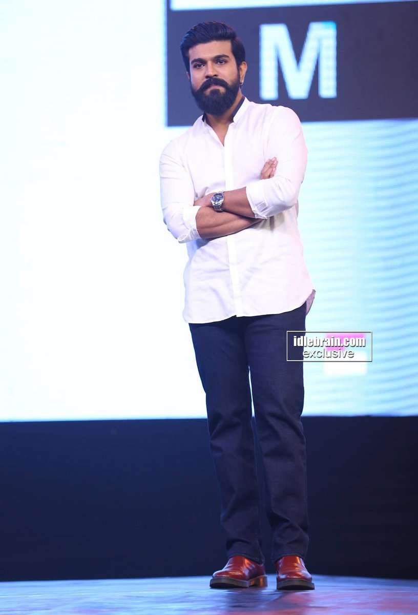 Royalruup's tweet photo. Standing lo style Kirak anthey #UsthadRC ANNA !! #styling peaks ANTHEY ❤️❤️❤️®️©️👌👌👌👌 #JaiRC #jaijaiRC @ipravallika @TrendsRamCharan @ahiteja666 @IamMadhuu @SweetieSayz https://t.co/yElYxEOsoX