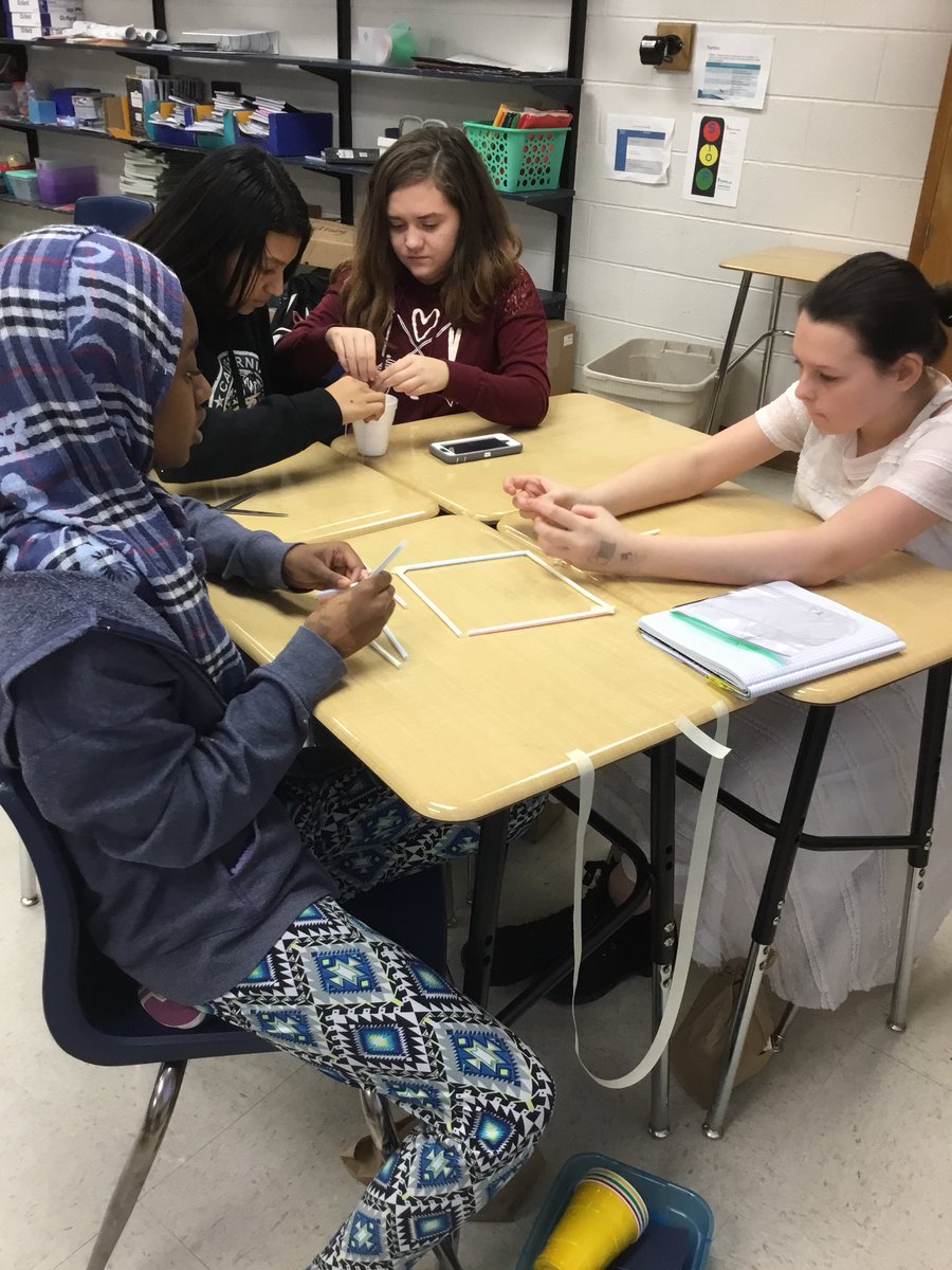 Mrs_Taylor7's tweet photo. STEM challenge for our last day before break! @EastgateEagles https://t.co/xhaWLcF8JK