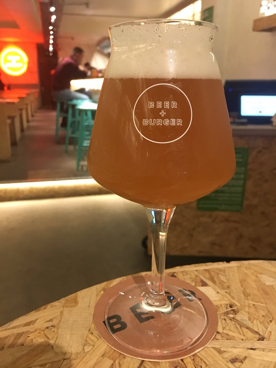 BeerBurgerStore's tweet photo. Just in time for Christmas.... we’re now pouring into our own glassware!! #beerandburgerglassware #beer #glasses #loveit #glassfun #glassgeek https://t.co/tCbp1V7Y4T