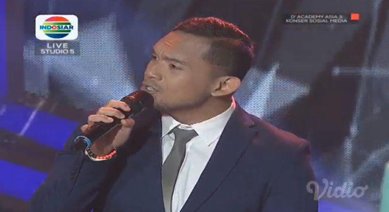 Kangen sama <a href="/FakhrulRaz1/">FakhrulRazi</a>? Lagu Surat Cinta Untuk Starla dinyanyikan spesial duet dengan <a href="/DA2_Irwan/">Irwan Krisdiyanto</a> buat kamu! #KonserSocmedDAA3