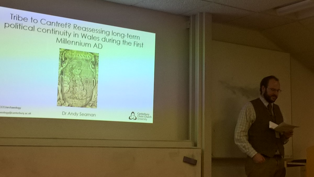 Finishing Theorising Early Medieval Wales <a href="/TAGCardiff/">TAG 2017</a> with Andy Seaman and questioning long-term political continuity - fantastic session!