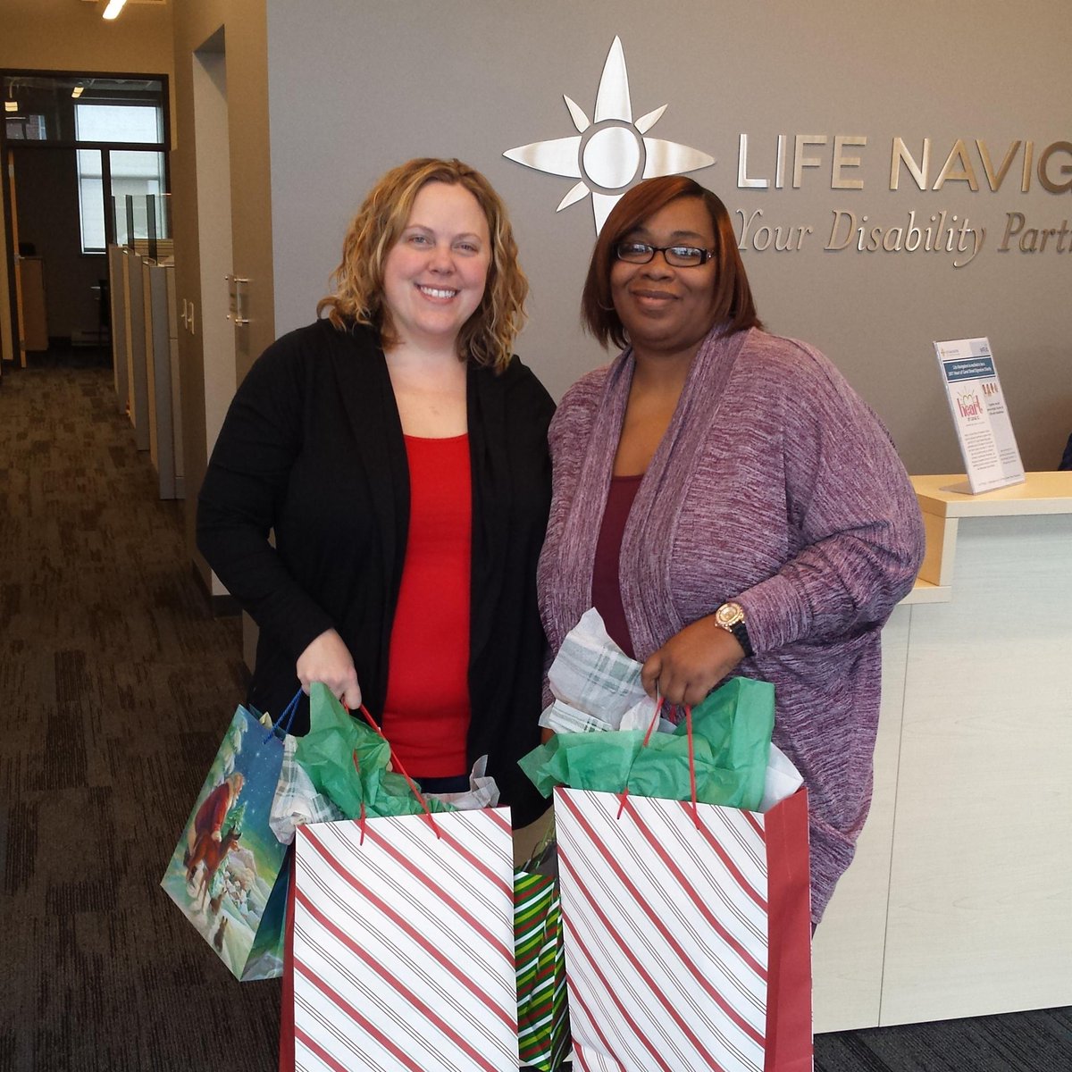 LifeNavOrg's tweet photo. Our staff enjoyed getting into the holiday spirit by sponsoring gifts for @NeuLifeCD and Christian Faith Academy. We are so grateful for the support we receive from our sponsors through the @nonprofitMKE Giving Tree program. https://t.co/VHMYAUgGxY