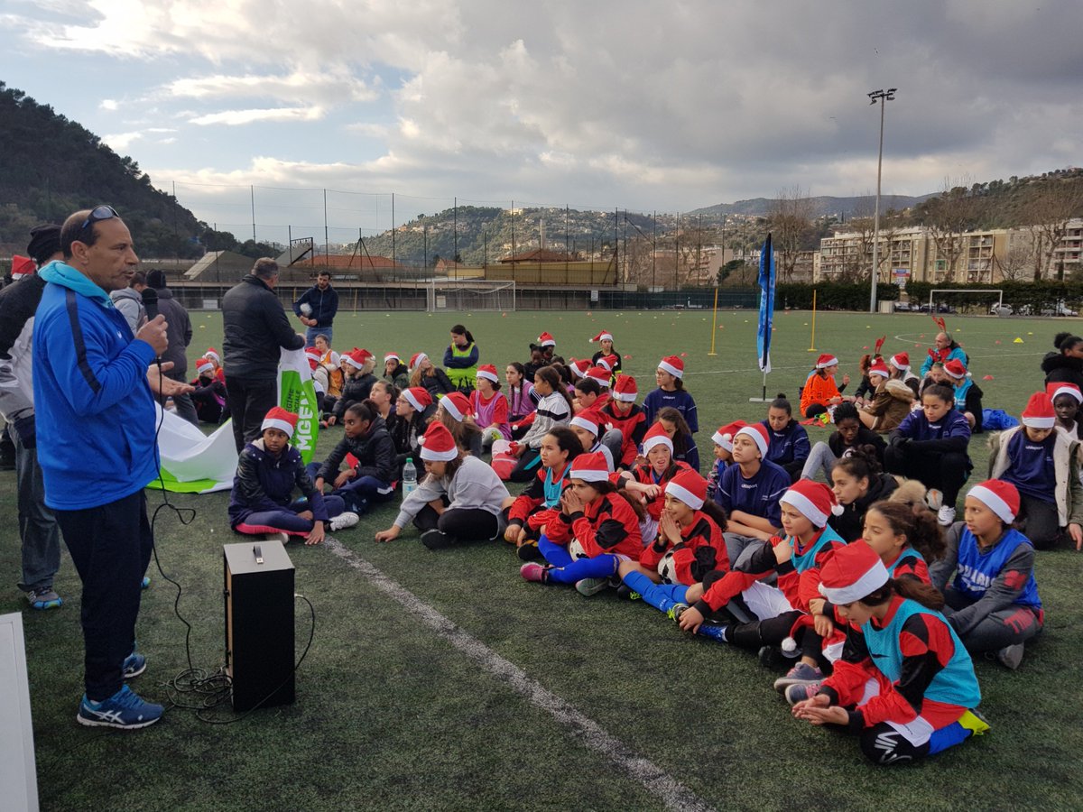 College_Jaubert's tweet photo. Toute l'équipe d'EPS du @College_Jaubert mobilisée pour la réussite de Planète Foot, tournoi de football féminin @UNSS autour de la Coupe du Monde féminine de 2019. Bravo à l'@AsJaubert  pour l'organisation! Merci aux partenaires: @mgen_06 @MAIF https://t.co/IESVy31hTs