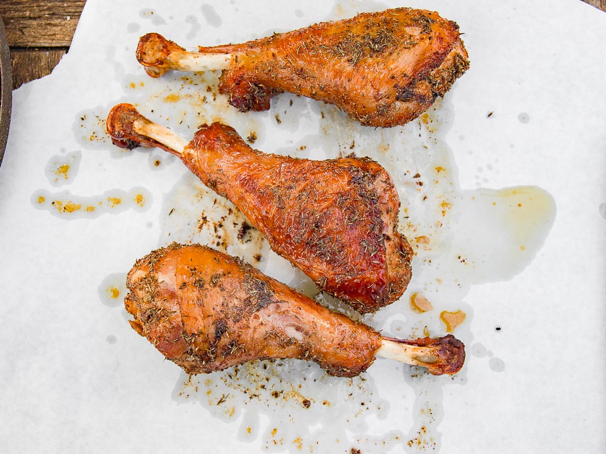 tacoboutitblog's tweet image. Your challenge, should you choose to accept it: Try not to shove this entire turkey leg down your throat.  bit.ly/2eSKpAF