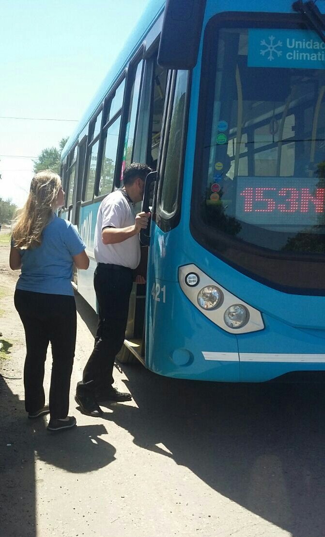 MAlvaradoMR's tweet photo. ⚠ Estuvimos realizando #ControlTUP, en el marco del #OperativoIntegral, en Grandoli y Blomberg, @CMDNorte. 🚌 Líneas 103 R, 107 N y R, y 153 N.🚌. Horario/Frecuencia/Limpieza/Higiene. #EstamosCerca! https://t.co/KhOKO3wfPy