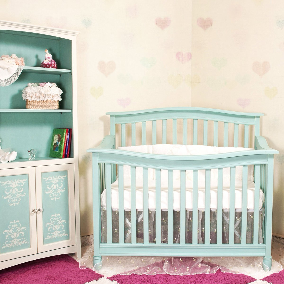 #Vintage #bedrooms to delight you | po.st/3OWyFH via <a href="/idealhome/">Ideal Home</a>

All of these ideas also apply to #baby's #nursery! Enjoy #personalized, #vintage-inspired &amp; #organic #furniture from us: lavieorange.com/collections/pe…

#Christmas #Gift #Present #Heirloom #Artisan #Designer