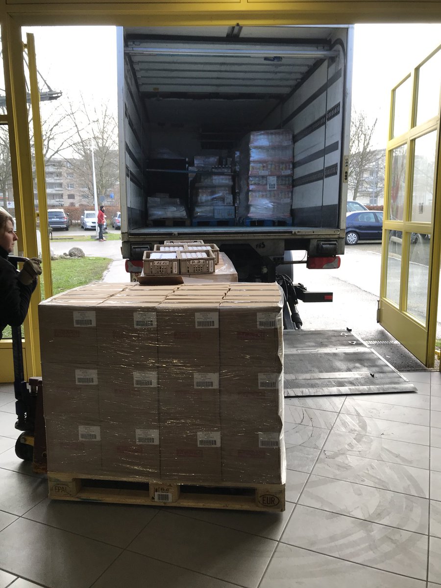 Goodiebags prepared 😍. Thank you @Züriwek <a href="/SportxX/">SportXX</a> only some days to go #marathon #NewYear #neujahrsmarathon