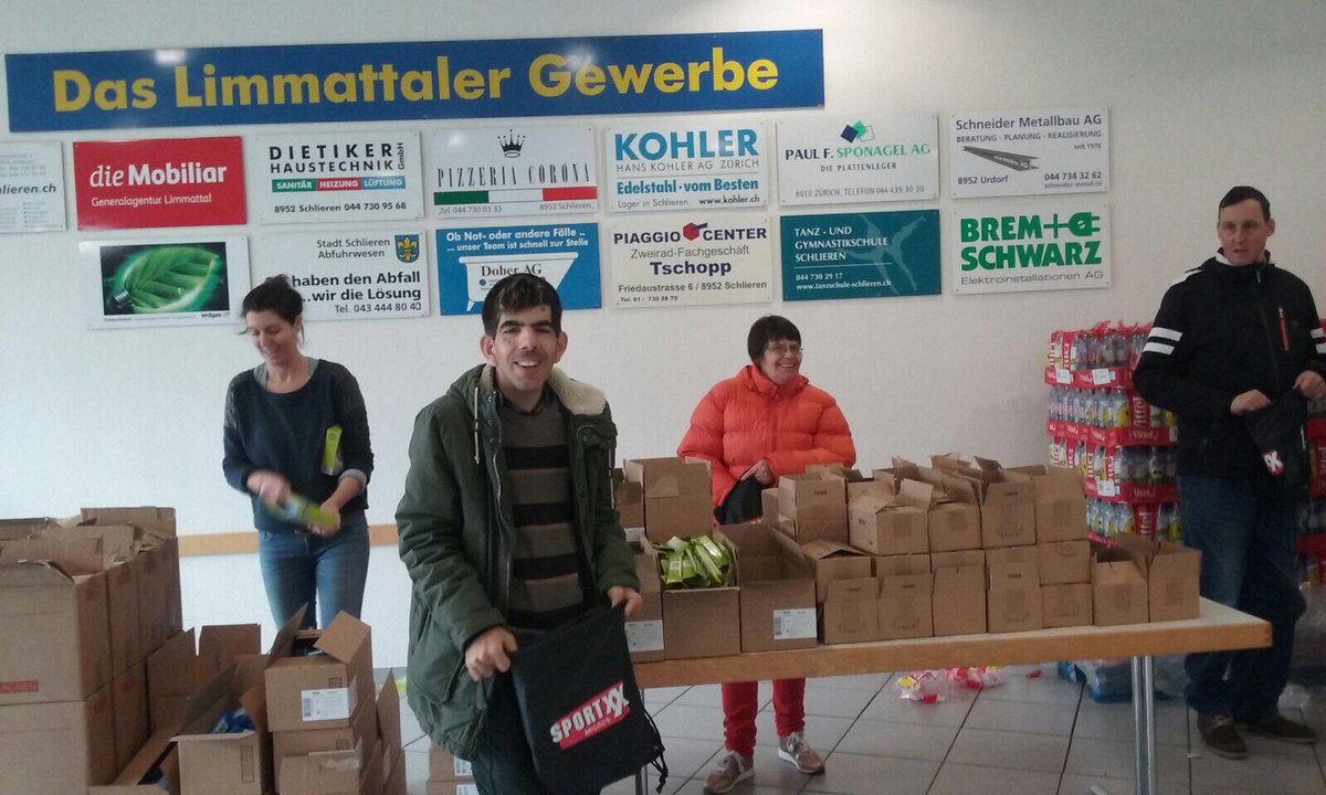 Neujahr42195's tweet photo. Goodiebags prepared 😍. Thank you @Züriwek @SportxX only some days to go #marathon #NewYear #neujahrsmarathon https://t.co/9Toq3X9S6e