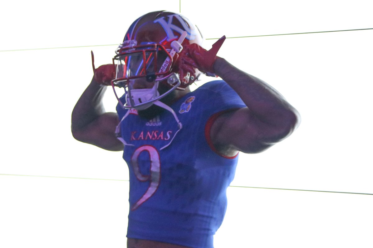 _Jmac410_'s tweet photo. 1,000% Committed. University of Kansas. 🔵🔴 #RockChalk @KU_Football https://t.co/BjKsxQIX7X