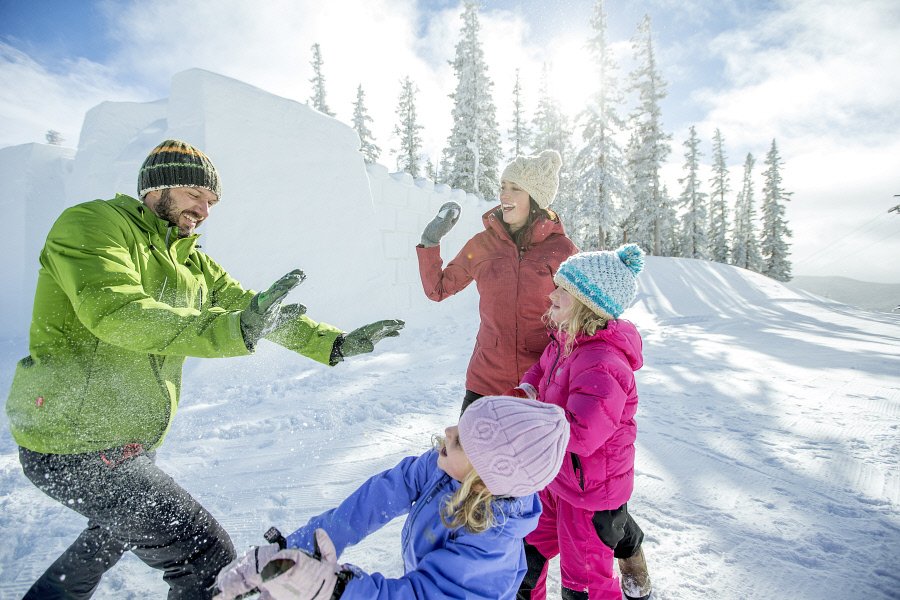 EpicMtnExpress's tweet photo. We have amazing news! Our promotion CMEXSKI has been extended till 12/25/17! So call now to 970-754-7433 or book online to save on your travel up until Christmas Day. #SeizetheSeason #RideCME #Colorado #First30 https://t.co/MWgHU72jXO