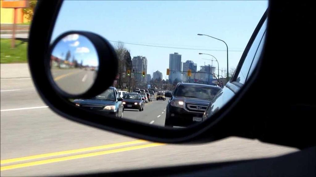 ColonialDriving's tweet image. A blind spot in a vehicle is an area around the vehicle that cannot be directly observed by the driver while at the controls and yes, it's dangerous. Here is how to adjust your mirrors to minimize your blind spot ow.ly/y7Bv301nde9

#safedriving #drivingtips