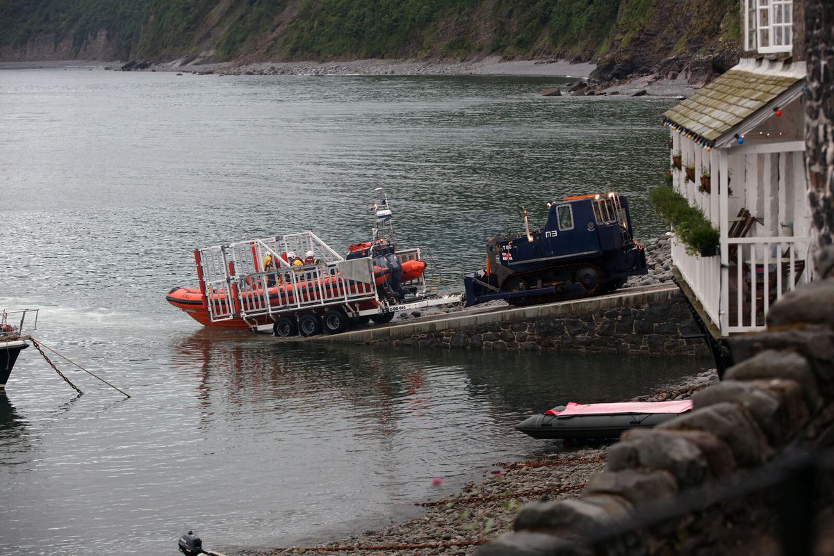 ClovellyVillage's tweet photo. On Christmas Eve, Santa takes to the streets of Clovelly to deliver presents, cheese and chutney to the children and OAP's of the village, all in aid of the Lifeboat crew fund! It's all about community at this time of year, and the locals get right in the spirit! https://t.co/cBcRgSxVpb